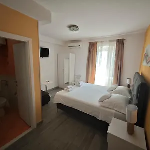 Nirvana Rooms&apartments Split